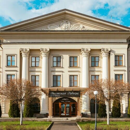 Внешний вид отеля Волжская Ривьера в Ярославской области