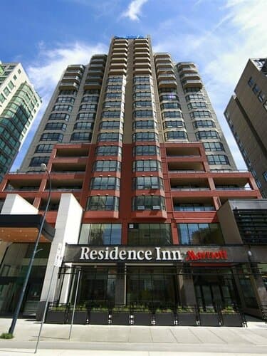 Внешний вид отеля Residence Inn Vancouver Downtown в Ванкувере