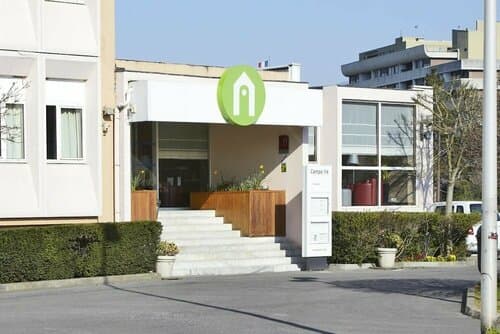 Внешний вид отеля Campanile Creteil Centre в Валь-де-Марне