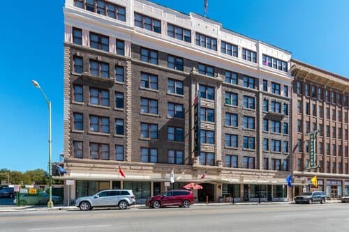 Внешний вид отеля Best Western Premier Historic Travelers Hotel Alamo Riverwalk в Сан-Антонио