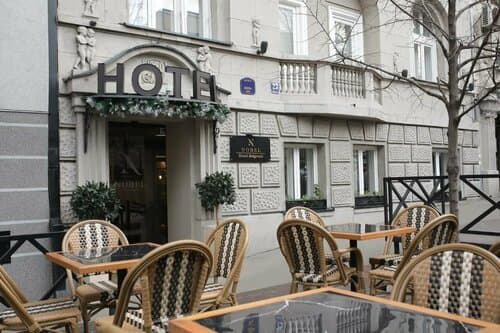 Внешний вид отеля Hotel Nobel Gallery в Белграде