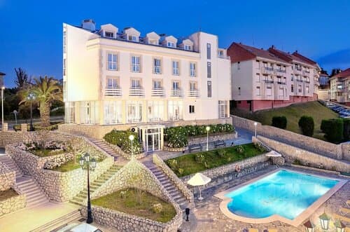 Внешний вид отеля Gran Hotel Suances в Суансесе