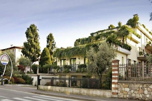 Внешний вид отеля Admiral Hotel Villa Erme