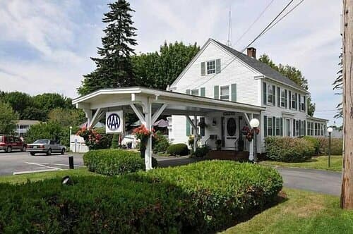 Внешний вид отеля Cedar Crest Inn