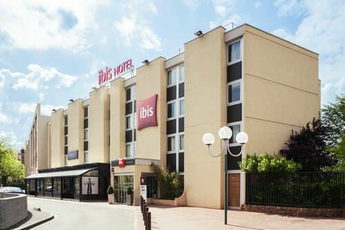 Внешний вид отеля Ibis Paris Gennevilliers
