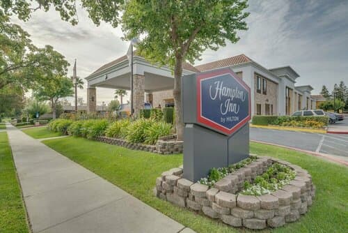 Внешний вид отеля Hampton Inn Livermore