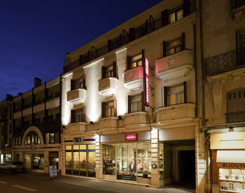 Внешний вид отеля Mercure Annecy Centre в Льзе Бальметте