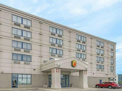 Внешний вид отеля Super 8 by Wyndham Mississauga