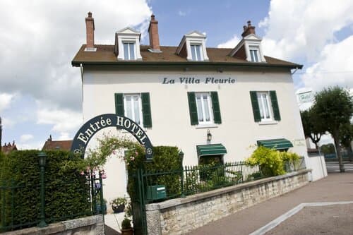 Внешний вид отеля Hôtel La Villa Fleurie