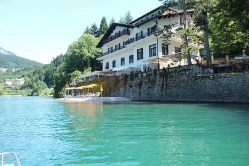 Внешний вид отеля Lago Park Hotel Molveno в Мольвено