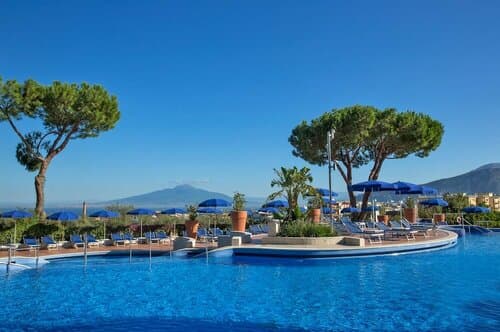 Внешний вид отеля Hilton Sorrento Palace