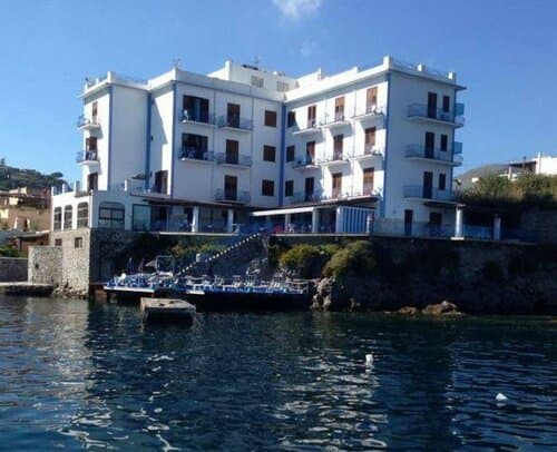 Внешний вид отеля Rocce Azzurre