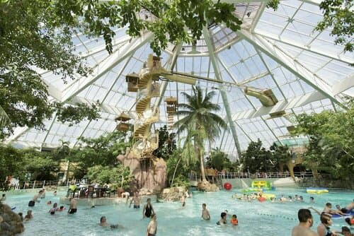 Внешний вид отеля Center Parcs De Vossemeren