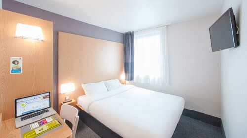 Внешний вид отеля B&B Hotel Paris Porte Des Lilas в Квартале Америках