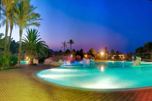 Внешний вид отеля Hotel Garden Beach