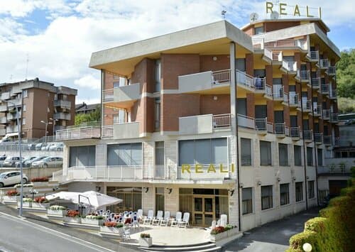 Внешний вид отеля Hotel Reali