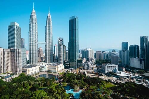 Внешний вид отеля Four Seasons Hotel Kuala Lumpur в Куала-Лумпуре