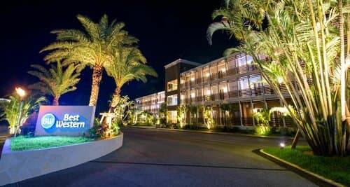Внешний вид отеля Best Western Okinawa Onna Beach