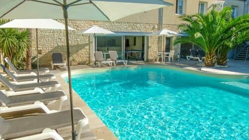 Внешний вид отеля Hotel Le Square в Ле Пепиниере