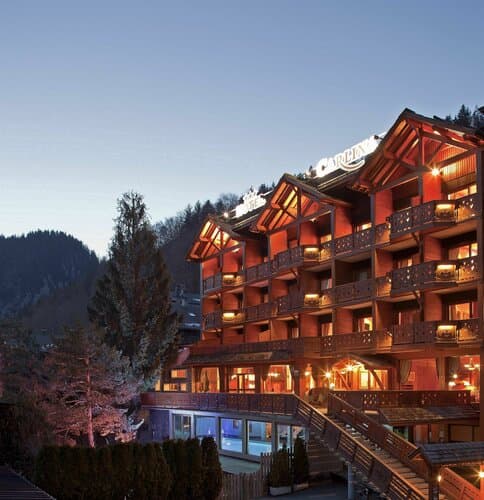 Внешний вид отеля Hotel Carlina в Ля-Клюзе