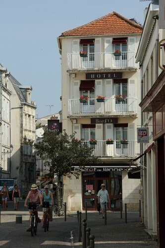 Внешний вид отеля Hotel Le Bord'o  в Ле Рошели