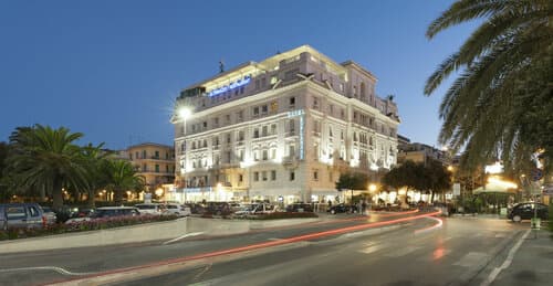 Внешний вид отеля Hotel Esplanade