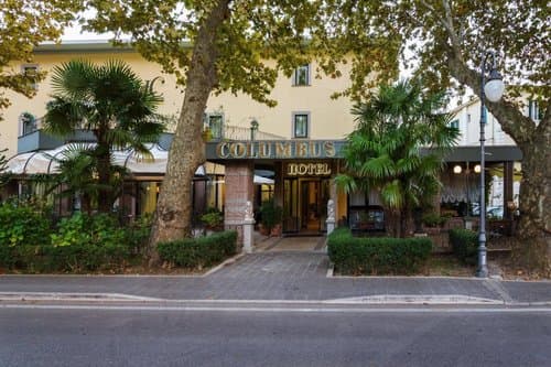 Внешний вид отеля Hotel Columbus