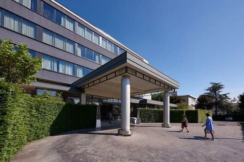 Внешний вид отеля Hotel Serwir