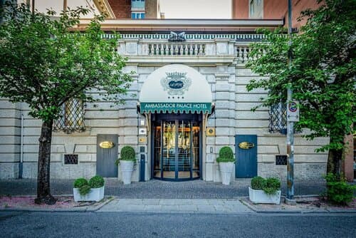 Внешний вид отеля Ambassador Palace