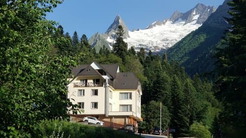 Внешний вид отеля Наступ в Домбае