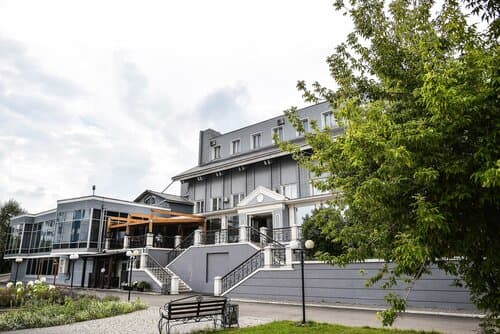 Внешний вид отеля Сибирский Сафари клуб в Красноярске