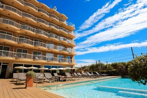 Внешний вид отеля Kaktus Hotel Volga в Калелье