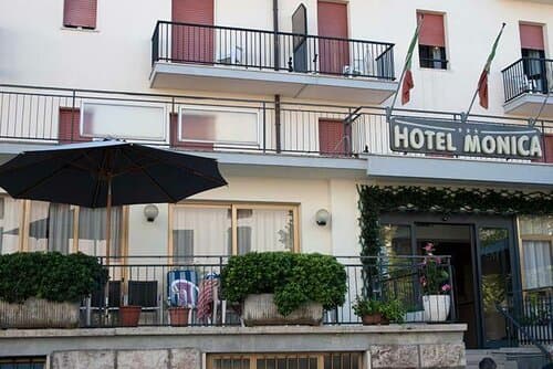 Внешний вид отеля Hotel Monica