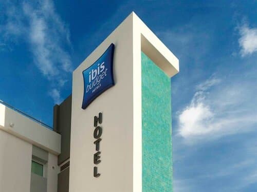 Внешний вид отеля Ibis budget Paris Porte d'Italie Ouest в Валь-де-Марне