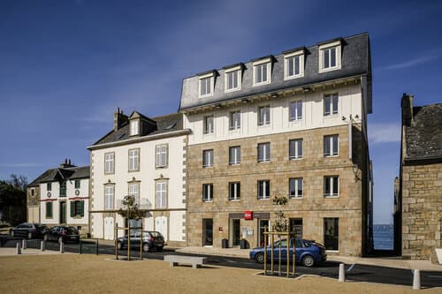 Внешний вид отеля Ibis Roscoff bord de mer