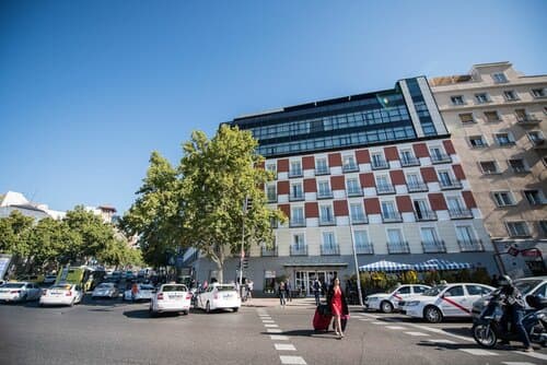 Внешний вид отеля Отель Only You Hotel Atocha в Мадриде