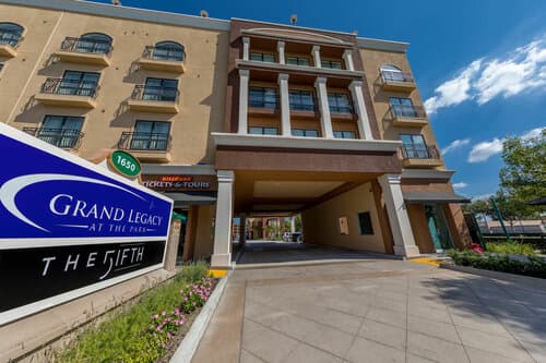 Внешний вид отеля Grand Legacy At the Park в Анахайме