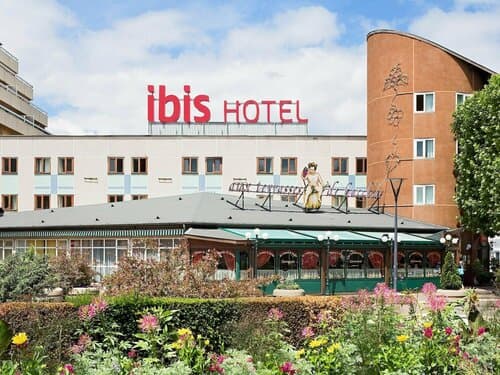 Внешний вид отеля Ibis Saint Etienne La Terrasse