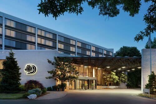 Внешний вид отеля Doubletree by Hilton Somerset Hotel and Conference Center