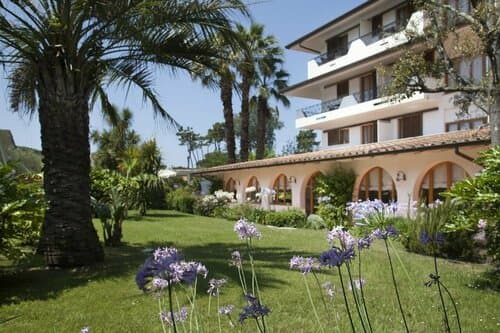 Внешний вид отеля California Park Hotel
