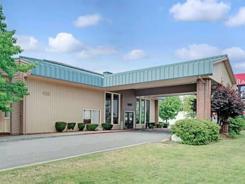 Внешний вид отеля Ramada by Wyndham Spokane Valley