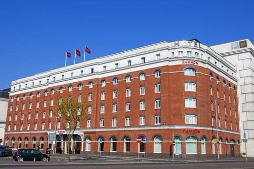 Внешний вид отеля Ramada by Wyndham Belfast City Centre в Белфасте