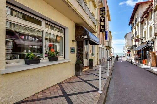 Внешний вид отеля Hotel Marbella в Биаррце