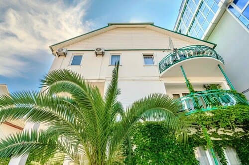 Внешний вид отеля АрЕв в Адлере