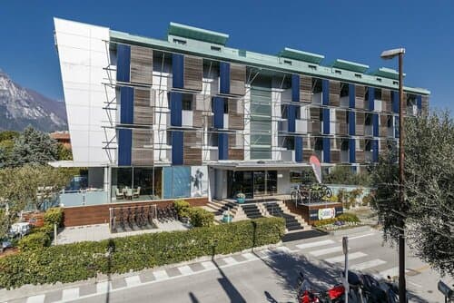 Внешний вид отеля Caravel Bike Hotel в Наго-Торболях