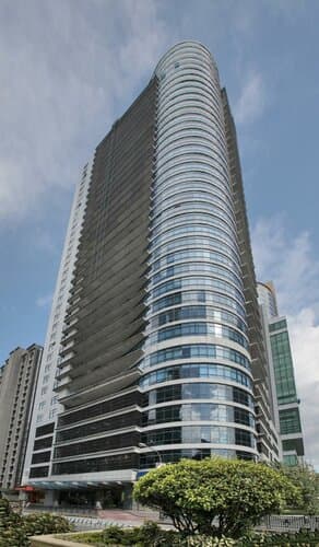 Внешний вид отеля The Malayan Plaza в Пасиге