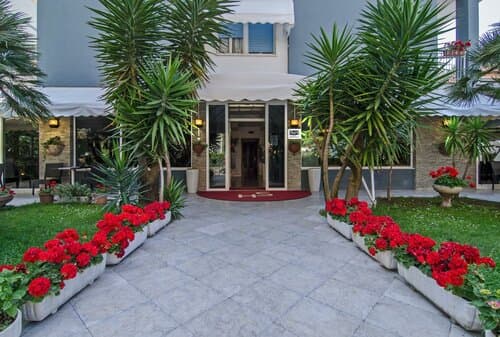 Внешний вид отеля Hotel Scandinavia в Массе