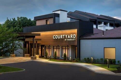 Внешний вид отеля Courtyard by Marriott Norwalk