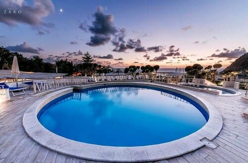 Внешний вид отеля Hotel Zaro в Форио