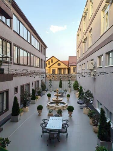 Внешний вид отеля Бархан в Махачкале